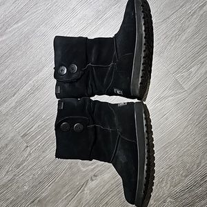 Sketchers Suede Boots